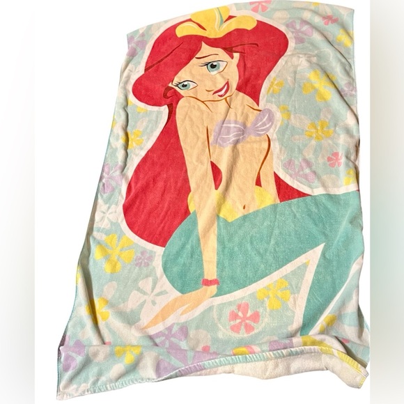 Disney Little Mermaid Ariel Beach Towel - Picture 1 of 1